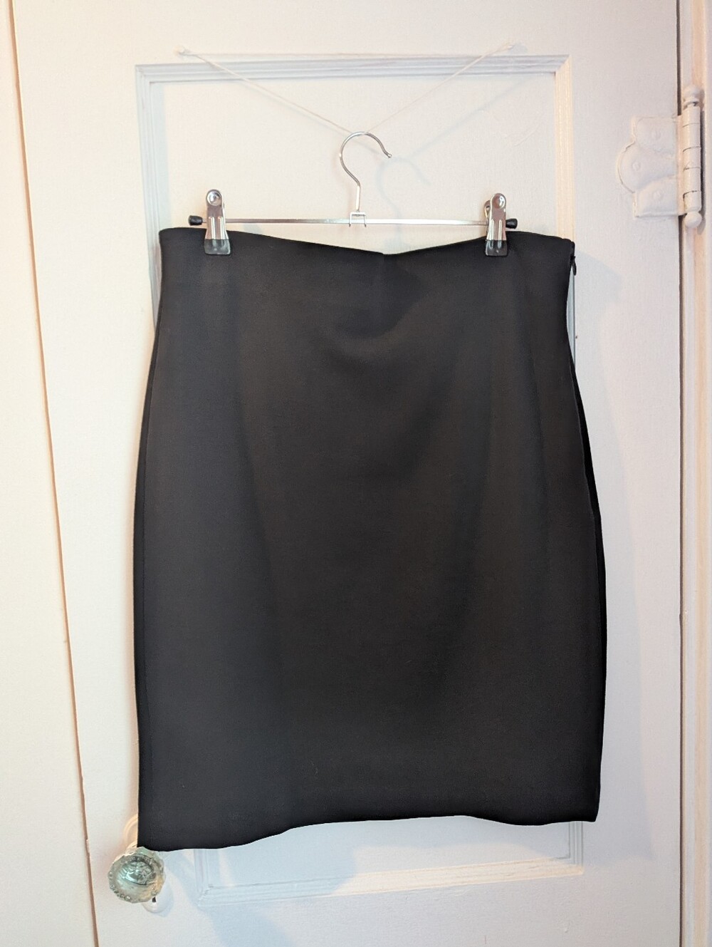 Ann Taylor Black Mini Pencil Skirt Sleek Office Staple - Size 8